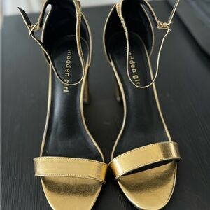 Madden Girl Beela 4in heel in gold. Worn once, indoor only.